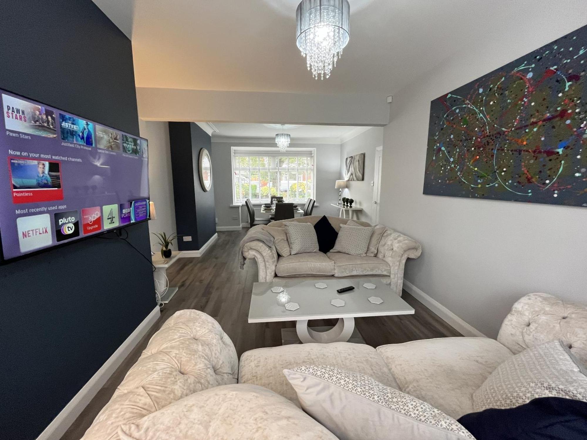 Modern 3-Bed Stay-Away-Home Sleeps 6 Nr Manchester Dış mekan fotoğraf