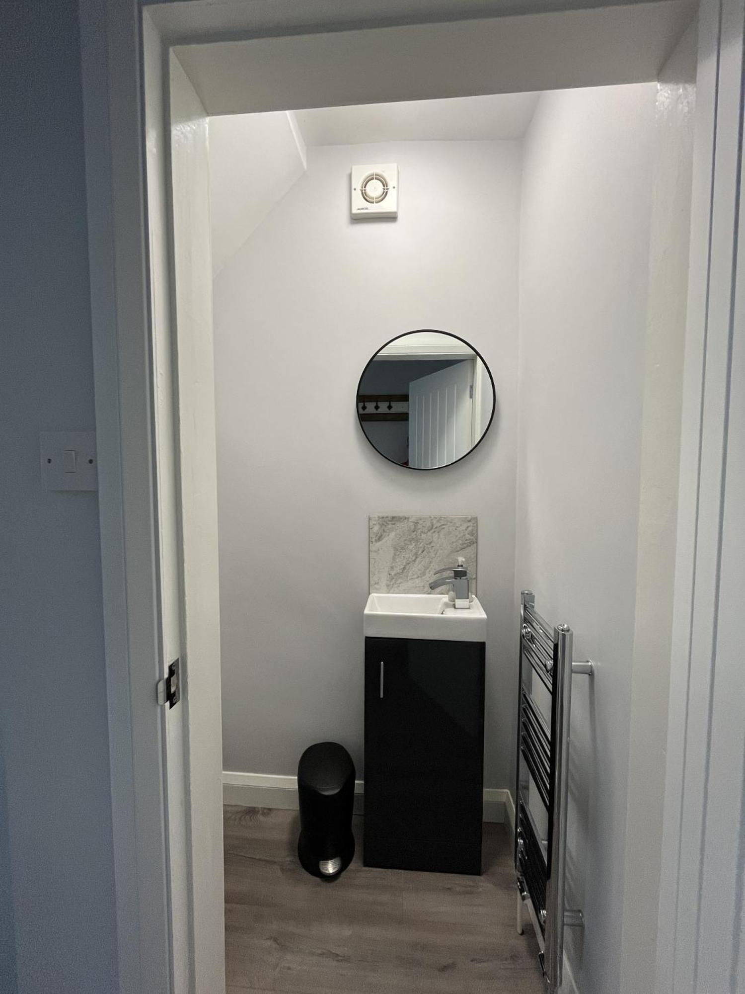 Modern 3-Bed Stay-Away-Home Sleeps 6 Nr Manchester Dış mekan fotoğraf