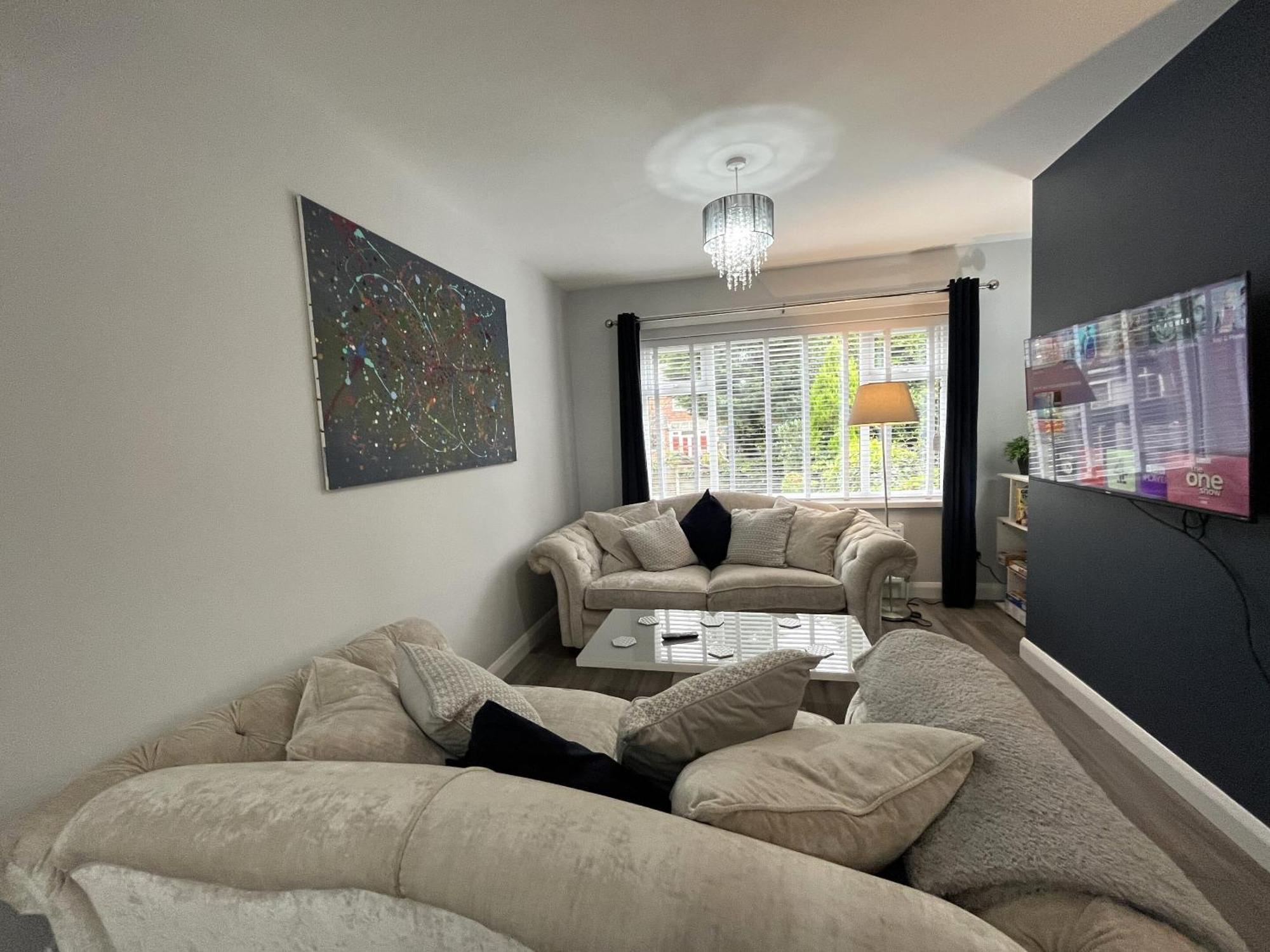 Modern 3-Bed Stay-Away-Home Sleeps 6 Nr Manchester Dış mekan fotoğraf