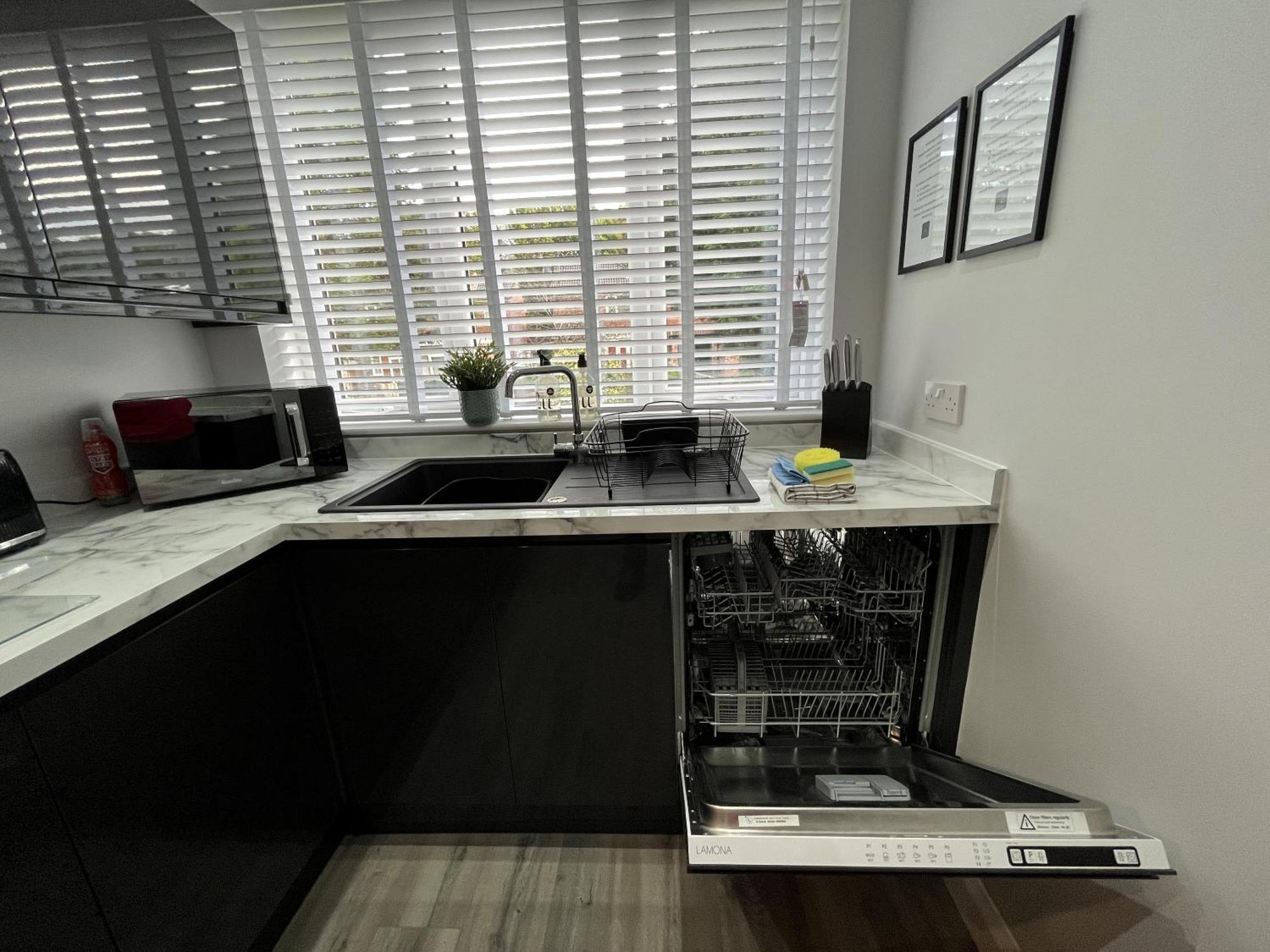 Modern 3-Bed Stay-Away-Home Sleeps 6 Nr Manchester Dış mekan fotoğraf
